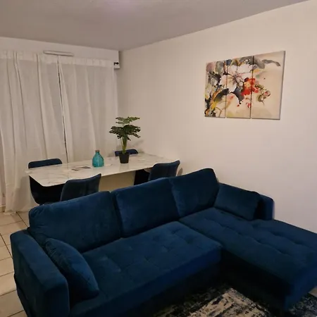 2 Pieces + Parking A 15 Min De Paris *